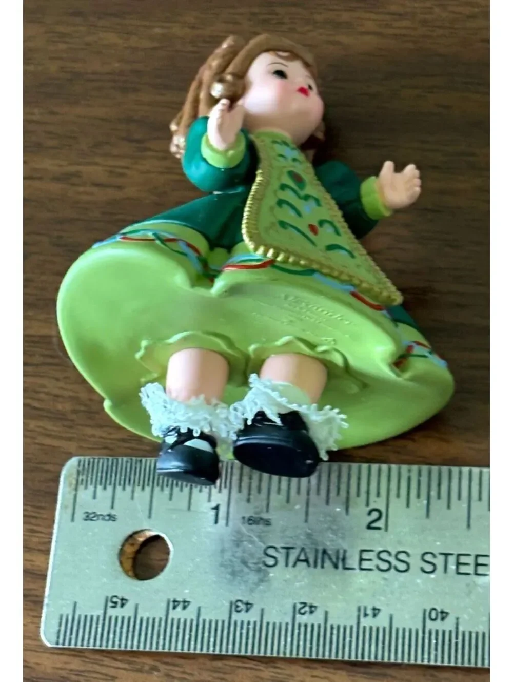 2005 Hallmark Madame Alexander Sweet Irish Dancer Ornament #10 QX2055 Box